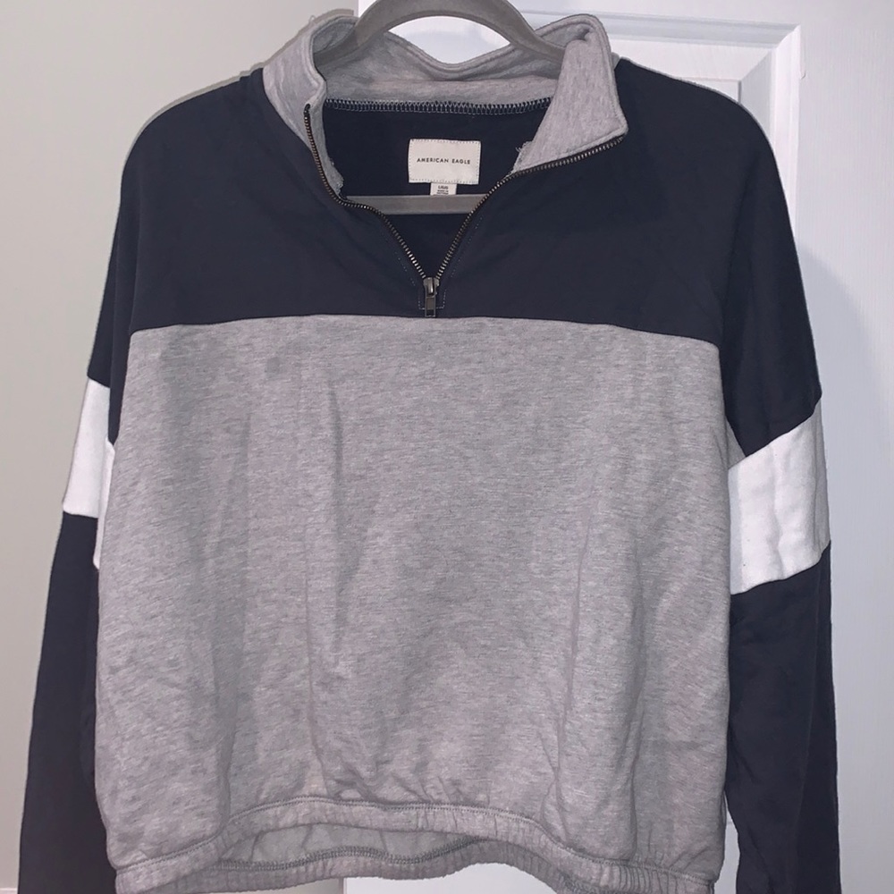 American Eagle zip up